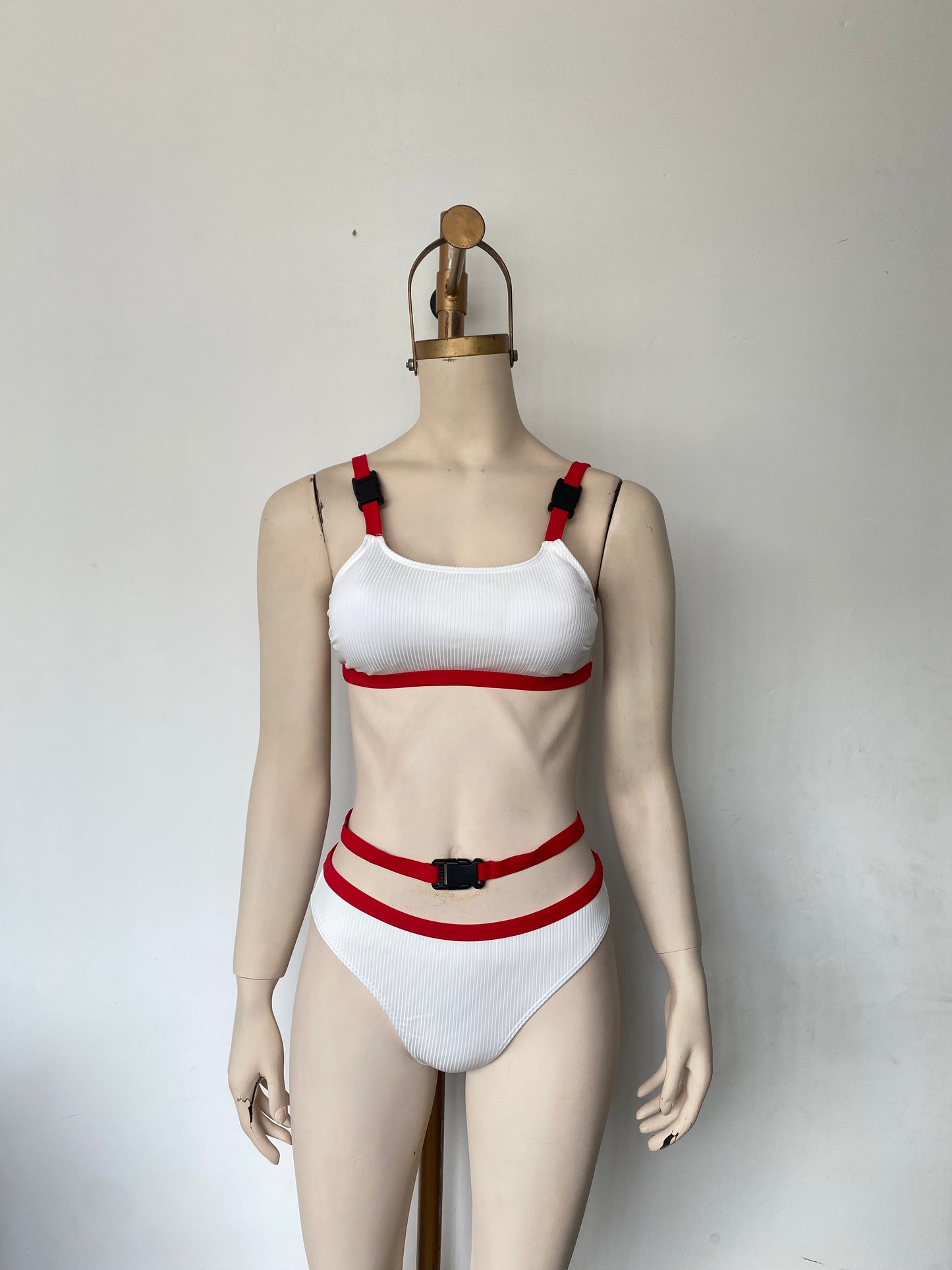 Bikini con hebilla