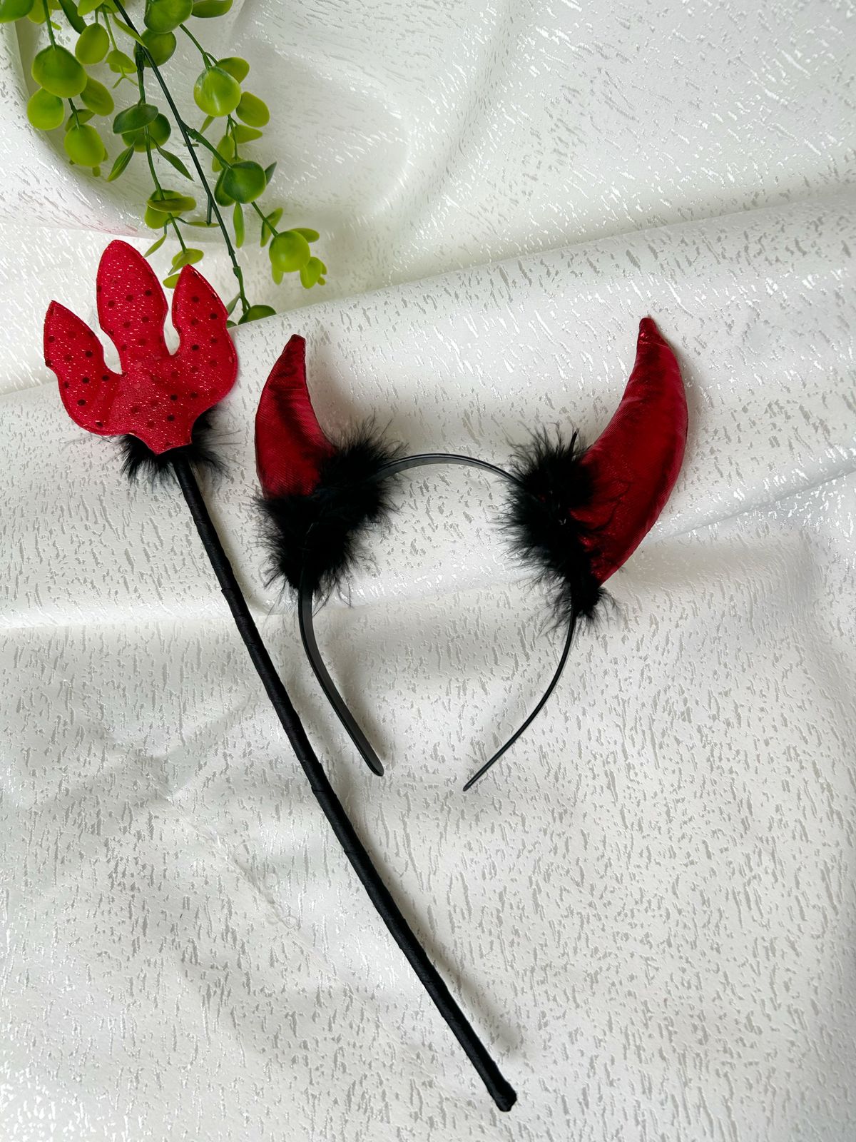 Vincha de diabla con trinche