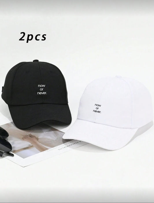 gorro blanco de letras