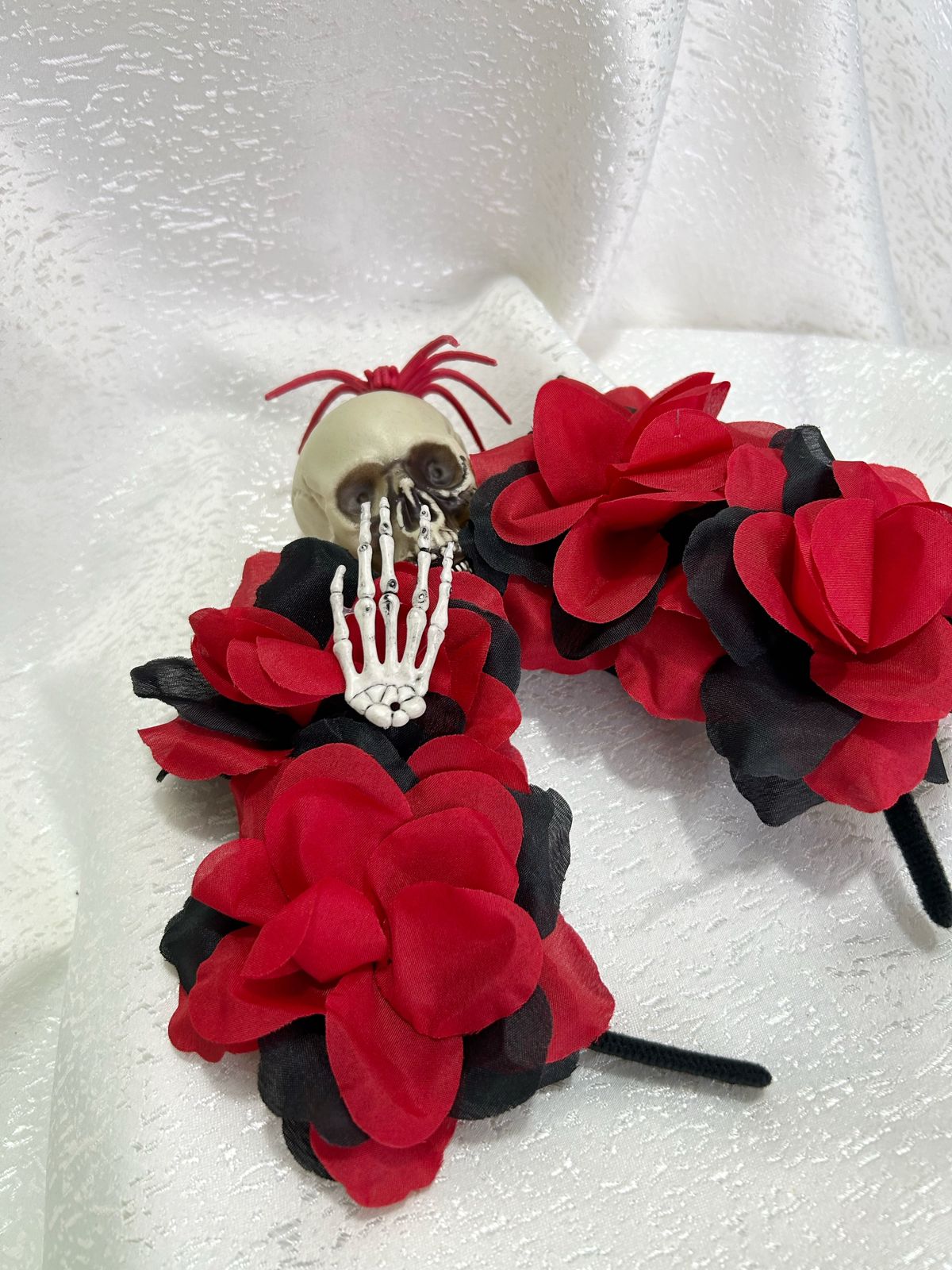 vincha calavera con mano