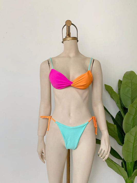 Bikini bicolor
